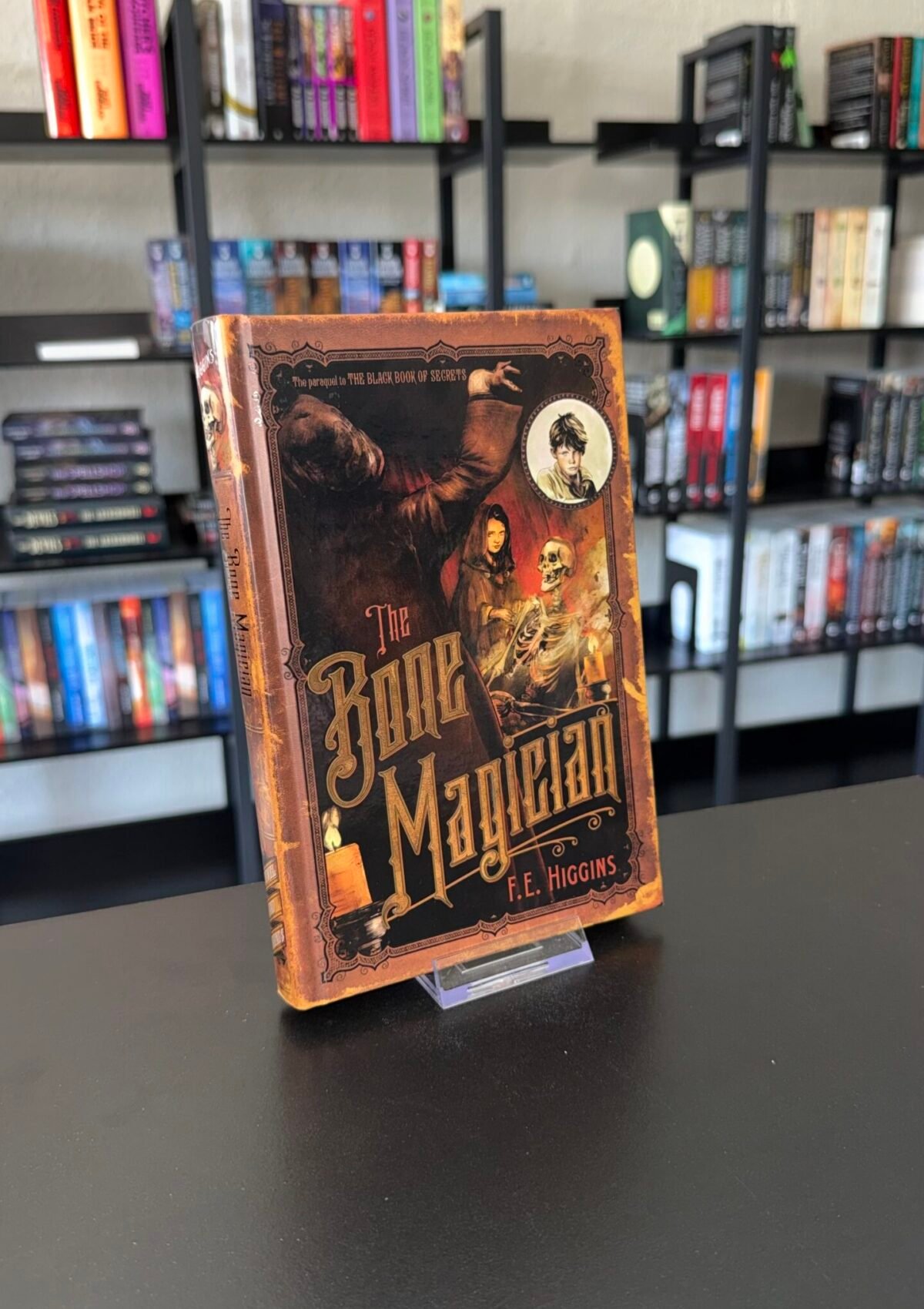 The Bone Magician (Tales From The Sinister City #2)