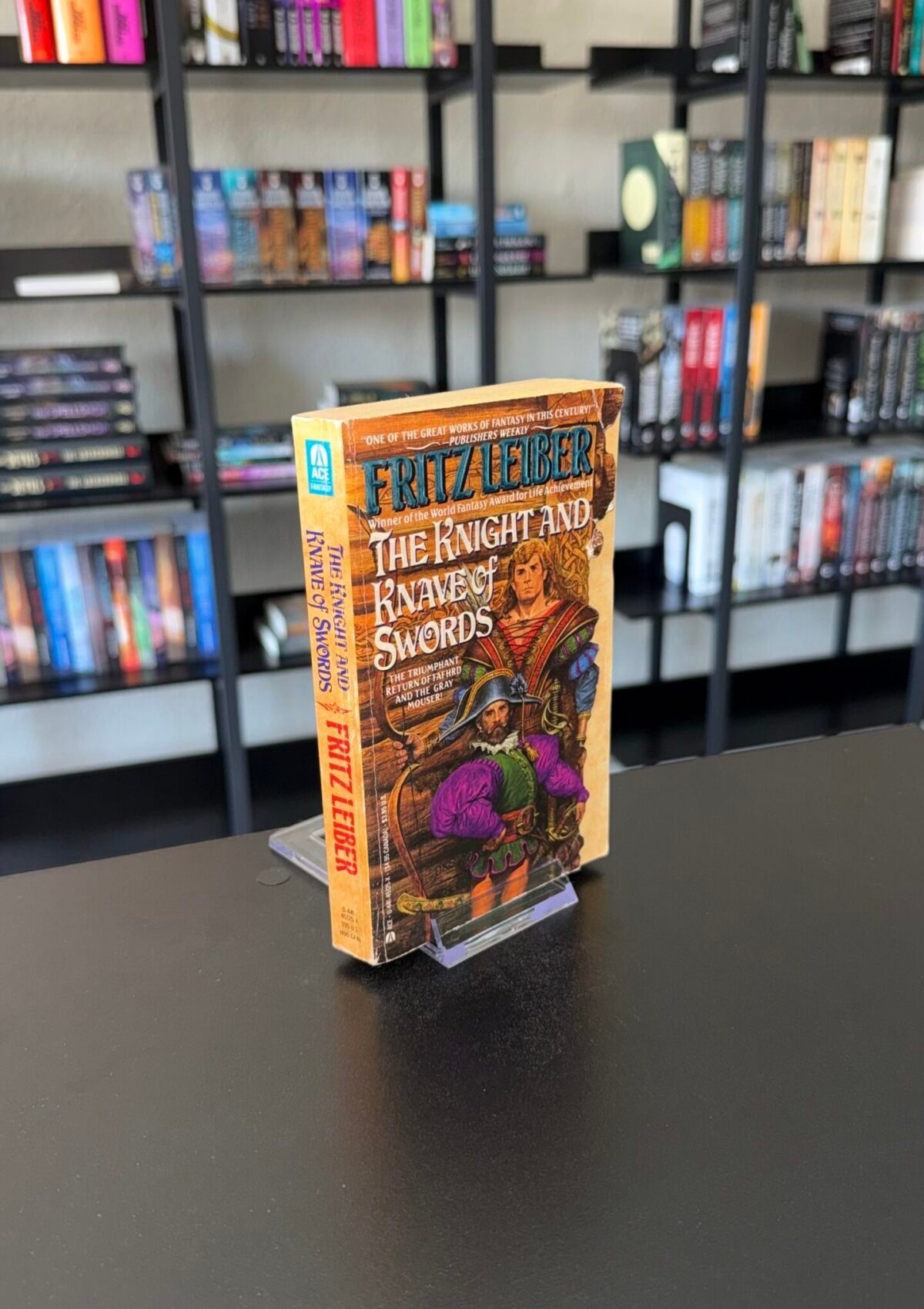 The Knight and Knave of Swords (Fafhrd and the Gray Mouser #7)