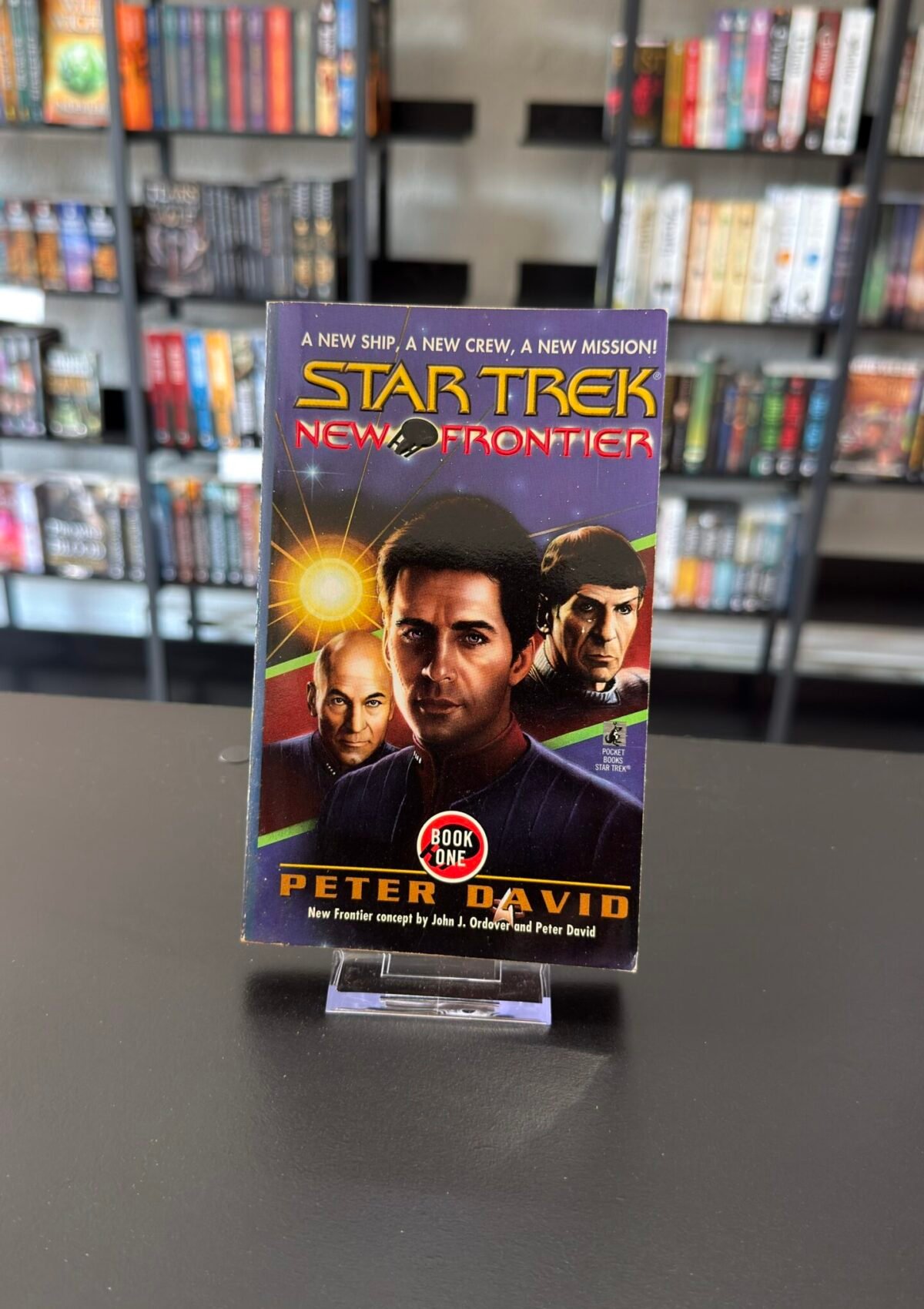 House of Cards (Star Trek: New Frontier #1)