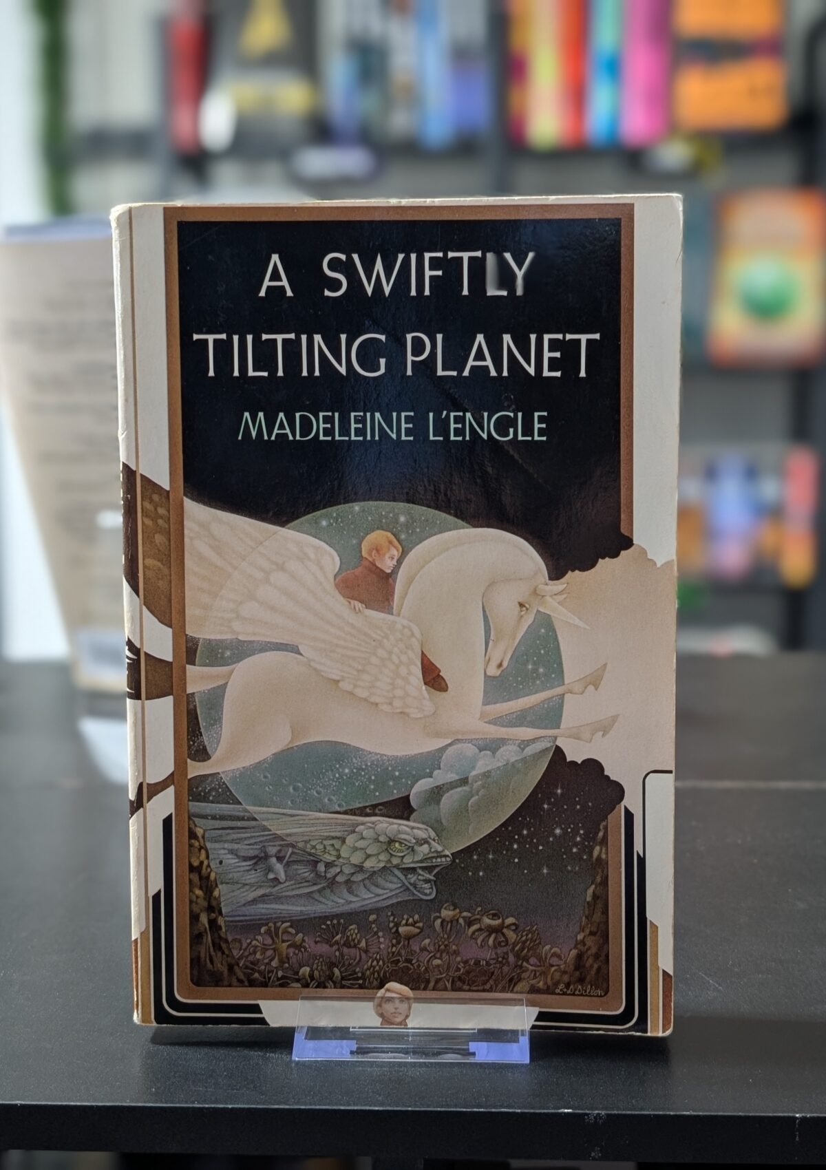 A Swiftly Tilting Planet (Wrinkle in Time Quintet #3)