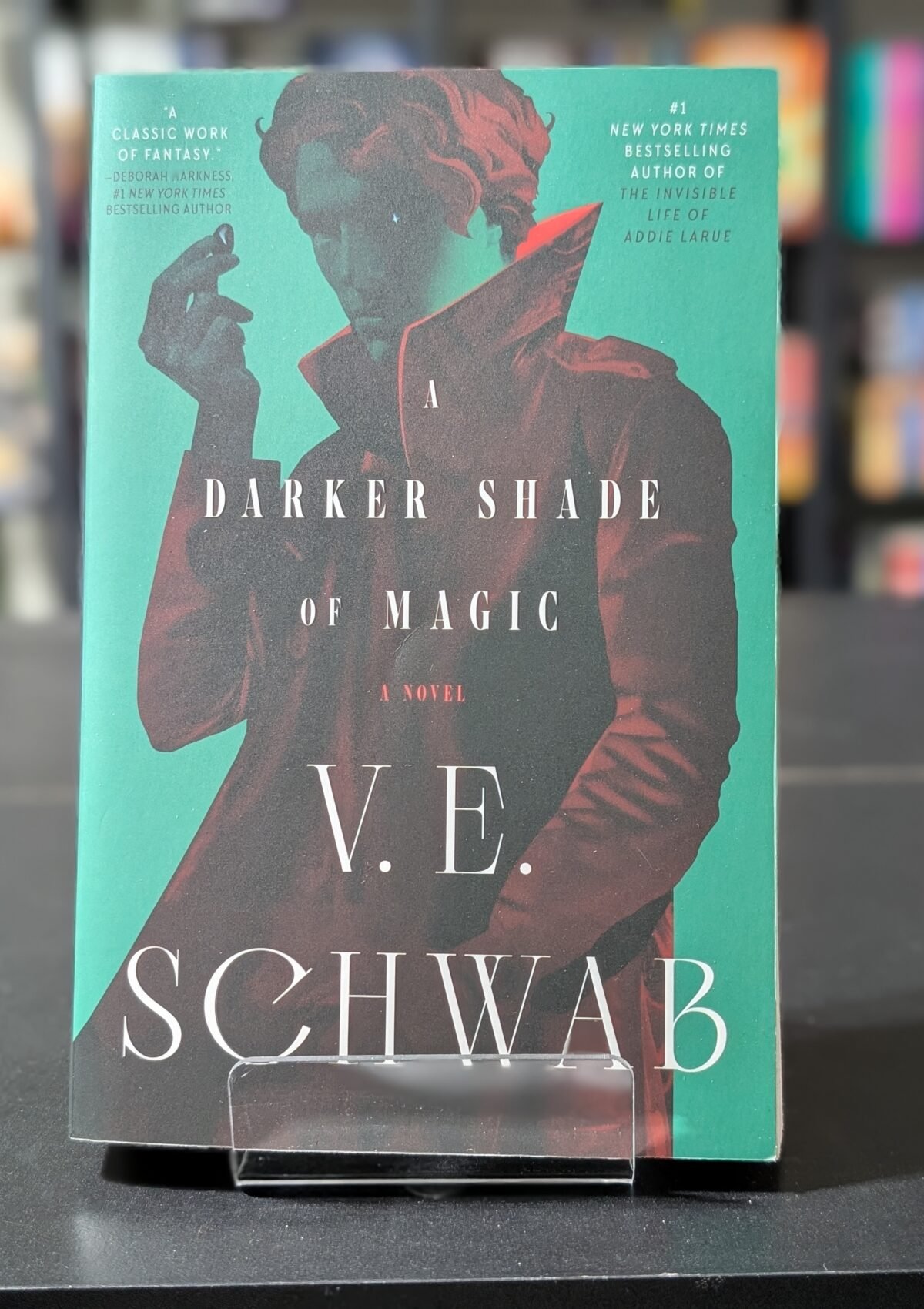 A Darker Shade of Magic (Shades of Magic #1)