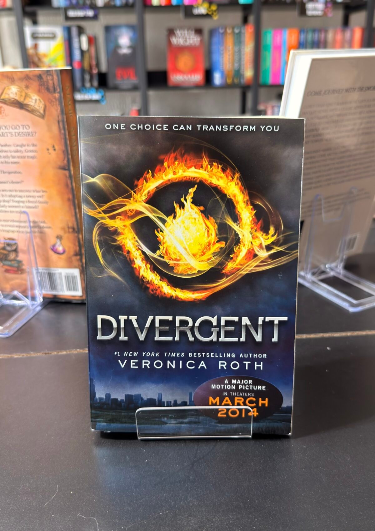 Divergent (Divergent Series Book #1)