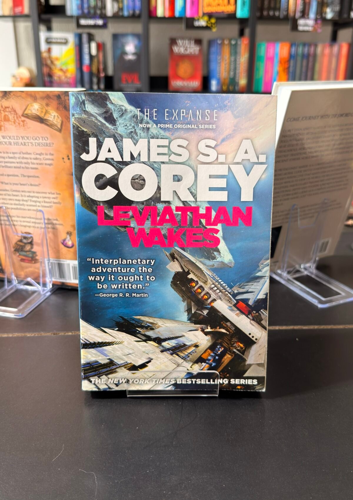 Leviathan Wakes (The Expanse Series Book #1)