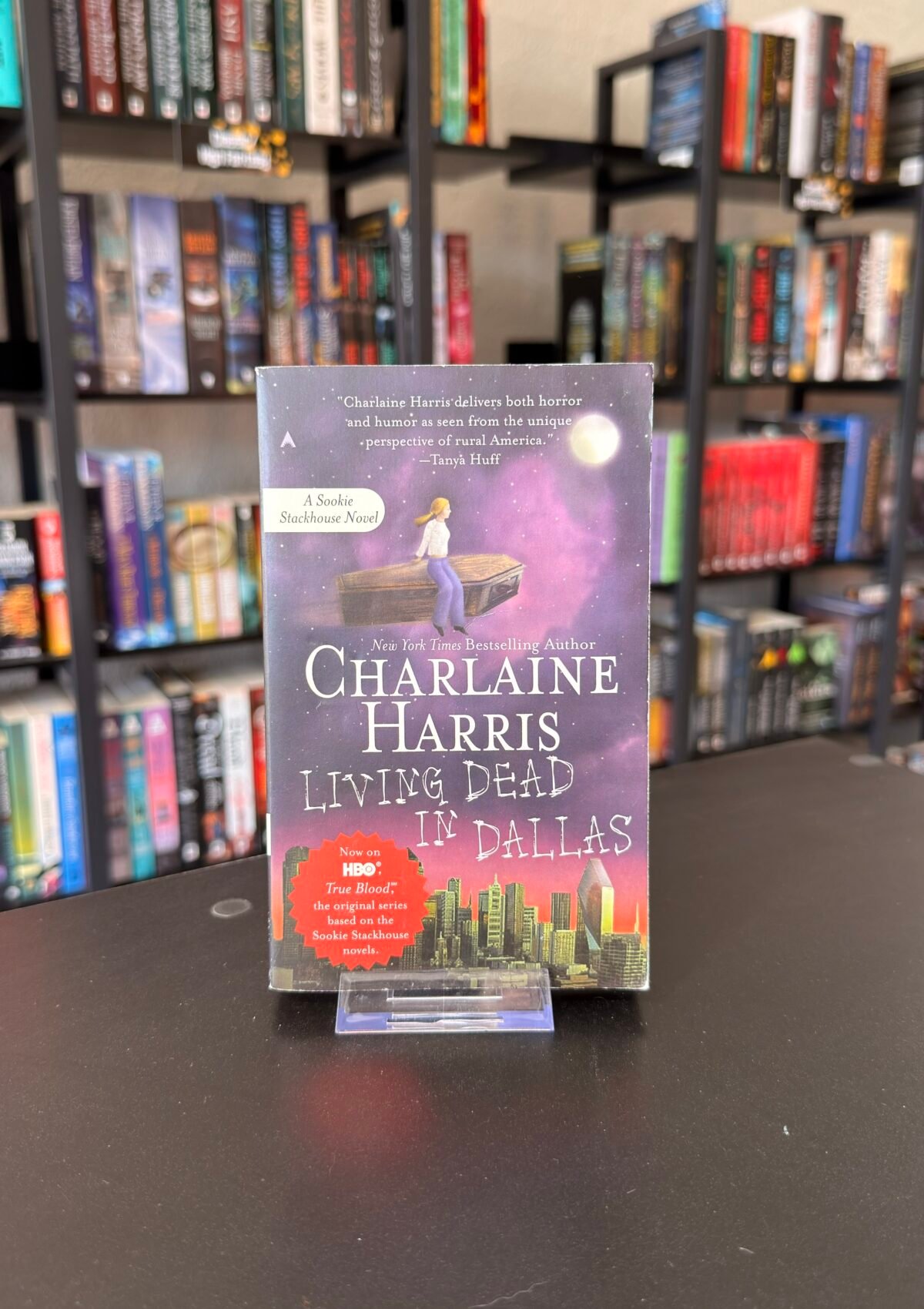 Living Dead in Dallas (Book #2 in the Sookie Stackhouse Series)