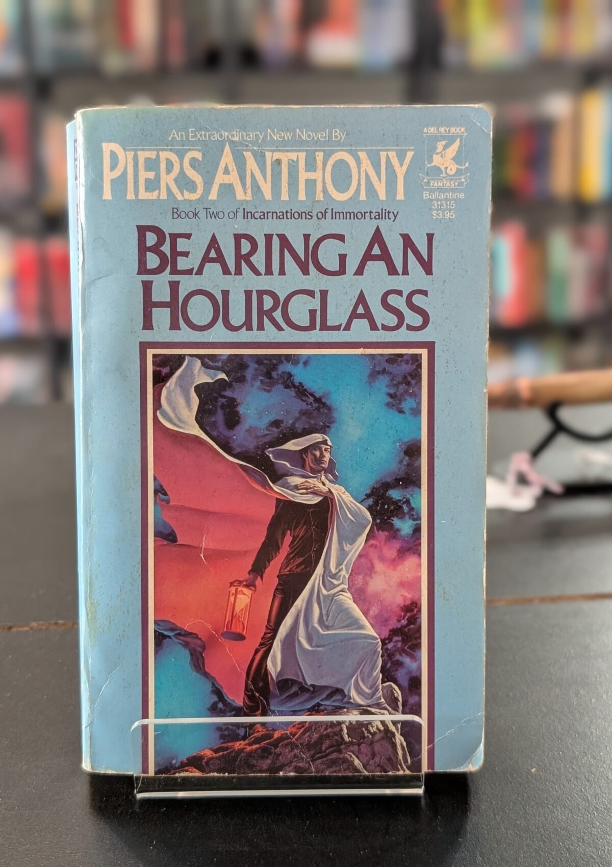 Bearing an Hourglass (Incarnations of Immortality #2)